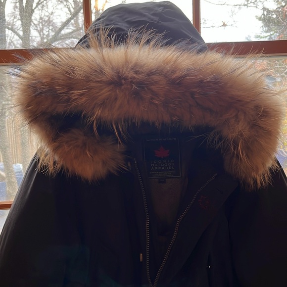 Canadian Classics Italian Men's Hooded Down Coat with  Fur Trim. - Picture 13 of 16